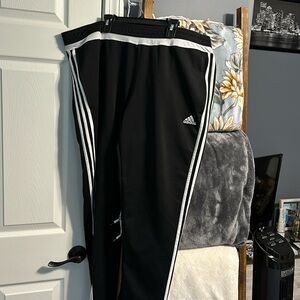 Women’s Athletic Pants